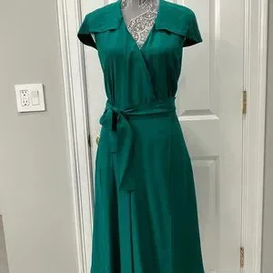 green emerald velvet dress Pista Green Luxuriously Plain Burberry Silk Frock for Effort